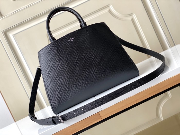  Handbag   Louis Vuitton  M59952  size  30 x 21 x 13  cm 