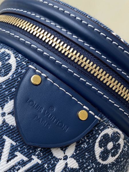 Handbag   Louis Vuitton  M43986  size 15.0x 17.0x 15.0 cm 