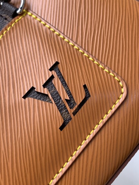 Handbag   Louis Vuitton  M80689   size  25x15x8  cm