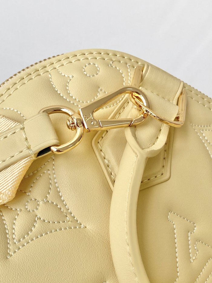  Handbag   Louis Vuitton   m59821  size 24.5 x 18 x 12   cm 