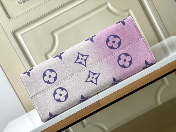 Handbag   Louis Vuitton  M46076  size  41 x 34 x 19  cm