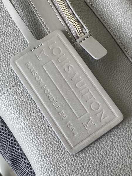 Handbag   Louis Vuitton  M59325 size 43 x 30 x 14  cm