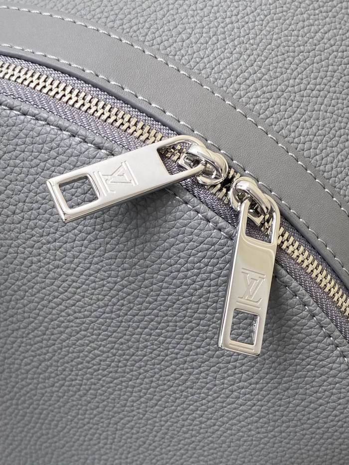 Handbag   Louis Vuitton  M59325 size 43 x 30 x 14  cm