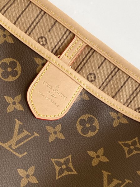 Handbag   Louis Vuitton  M40352  size  46 × 30.0 × 13  cm