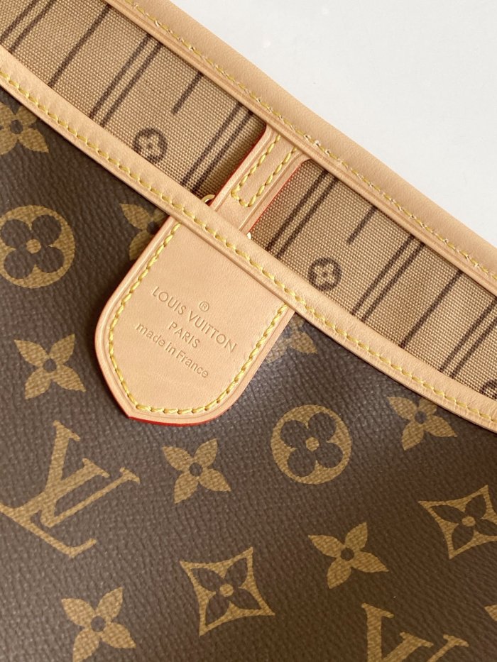 Handbag   Louis Vuitton  M40352  size  46 × 30.0 × 13  cm