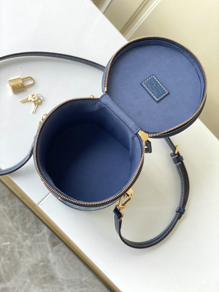 Handbag   Louis Vuitton  M43986  size 15.0x 17.0x 15.0 cm 