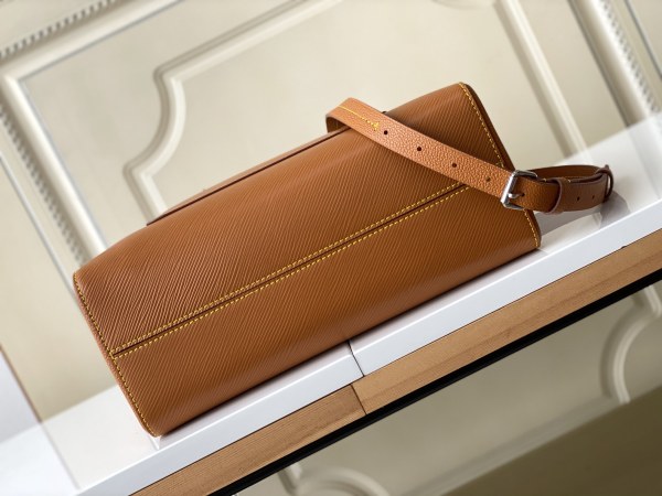 Handbag   Louis Vuitton  M59953  30 x 21 x 13 cm