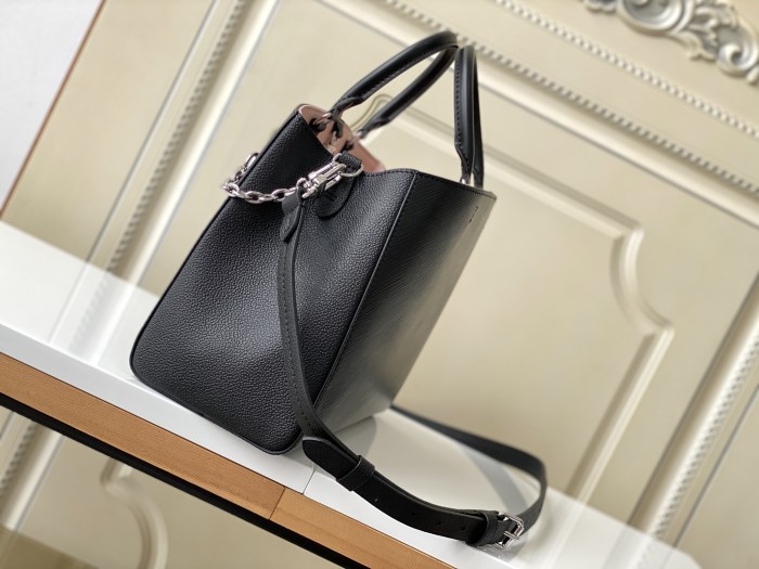  Handbag   Louis Vuitton  M59952  size  30 x 21 x 13  cm 