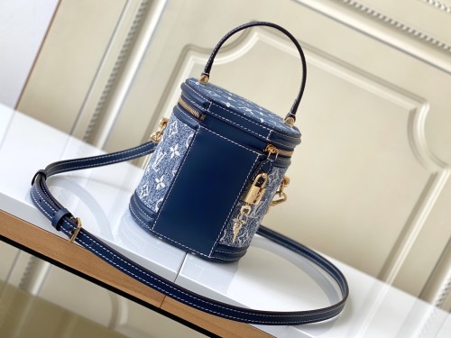 Handbag   Louis Vuitton  M43986  size 15.0x 17.0x 15.0 cm 