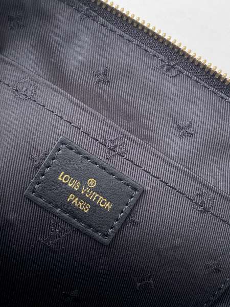 Handbag   Louis Vuitton  m59793  size  24.5 x 18 x 12  cm