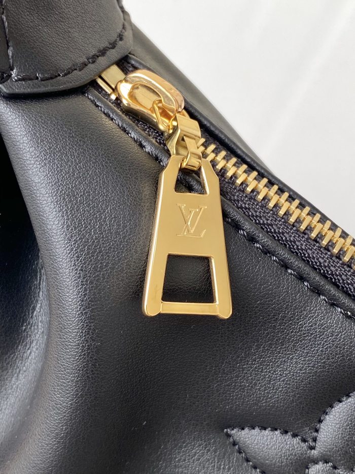  Handbag   Louis Vuitton  M59799  size  27.5x16x7 cm