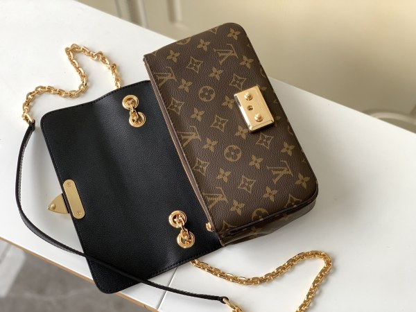 Handbag   Louis Vuitton  M46126   size 24.5 x 15.0 x 6.5  cm