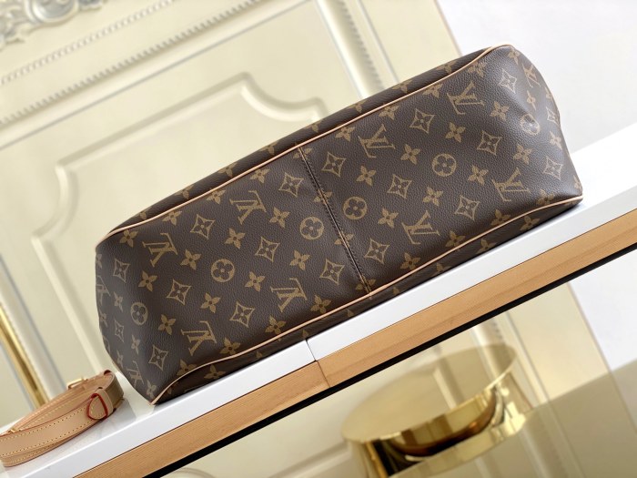 Handbag   Louis Vuitton  M40353  size  52.0 × 30.0 × 20.0  cm 
