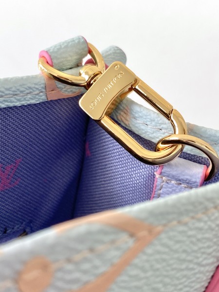 Handbag  Louis Vuitton  M59856  size 25 x 19 x 11.5  cm 