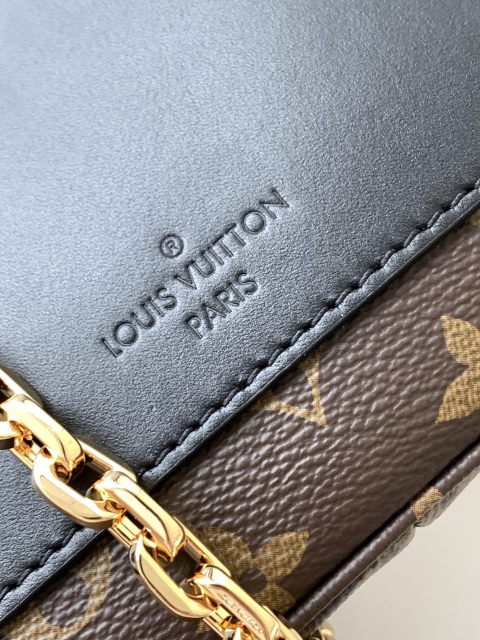 Handbag   Louis Vuitton  M46126   size  24.5 x 15.0 x 6.5 cm