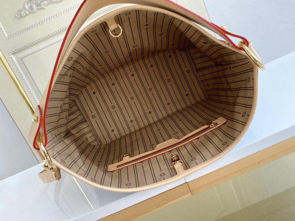 Handbag   Louis Vuitton  M40352  size  46 × 30.0 × 13  cm