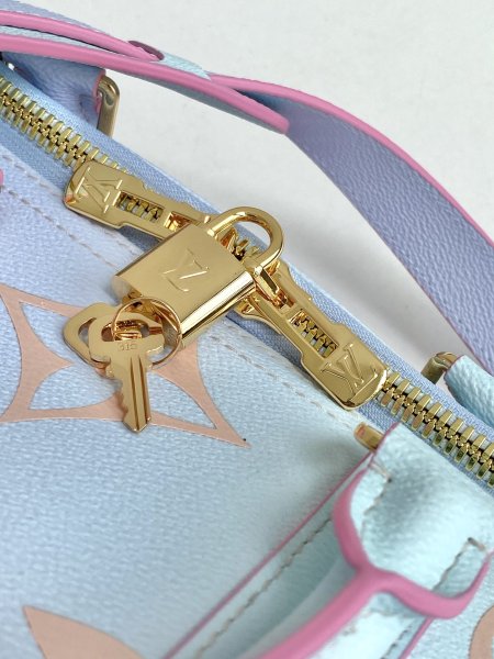 Handbag   Louis Vuitton  59943  size  45 x 27 x 20  cm