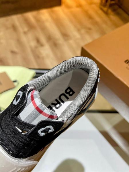 Burberry Ramsey Haymarket Check Print Light Blue White Black