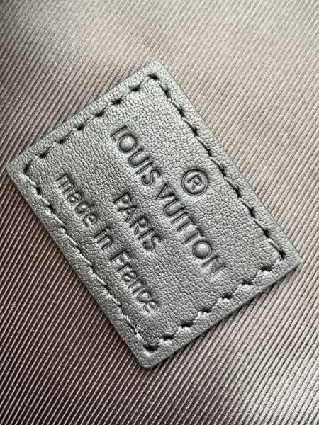  Handbag   Louis Vuitton  M45913  size  27.0 x 42.0 x 13.0  cm