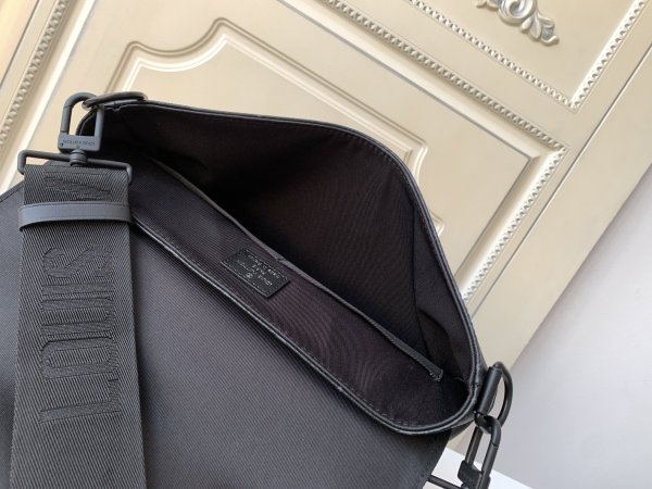 Handbag  Louis Vuitton  M45911  size  36 x 23 x 11  cm