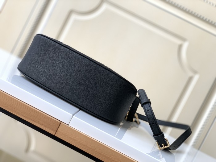   Handbag  Louis Vuitton M46002  size   22 x 14 x 9   cm