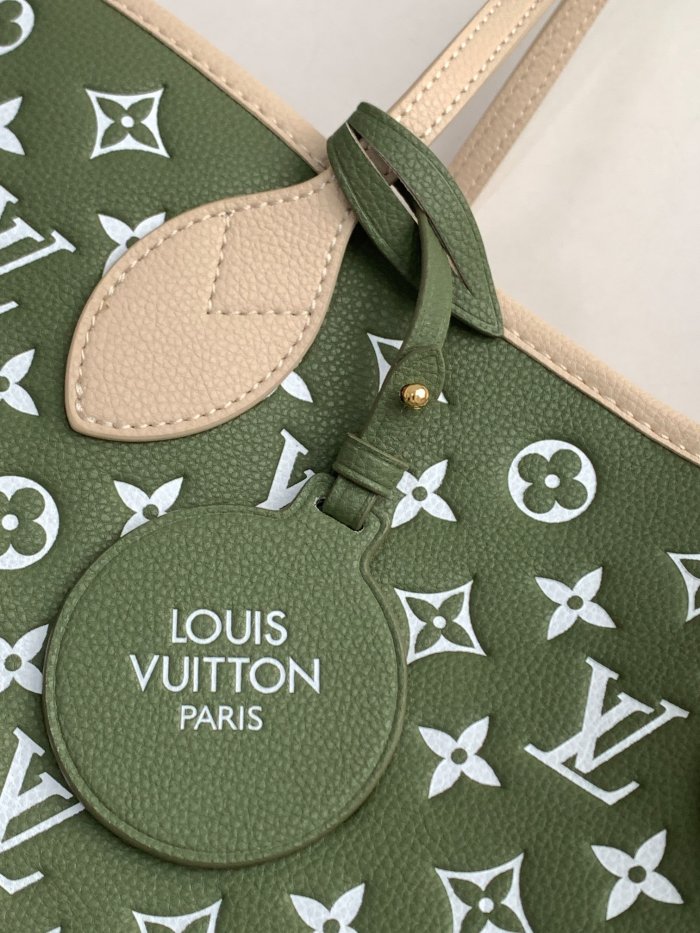  Handbag  Louis Vuitton  M46102   size  31 x 28 x 14 cm