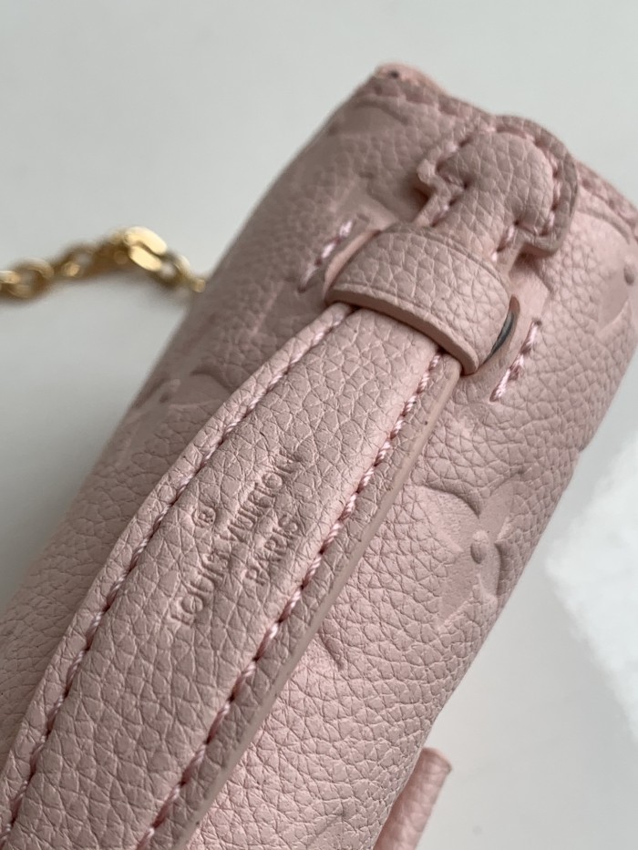  Handbag  Louis Vuitton M81390  size  14 x 11 x 3.5 cm