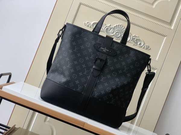 Handbag   Louis Vuitton  M45914  size  38 x 37 x 13  cm