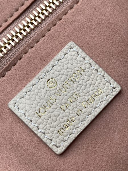  Handbag  Louis Vuitton  M46102   size  31 x 28 x 14 cm