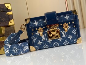  Handbag   Louis Vuitton   m59717  size  20 x 12.5 x 5  cm