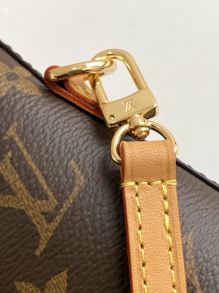 Handbag   Louis Vuitton  M80874   size  14.5*18*6.5 cm