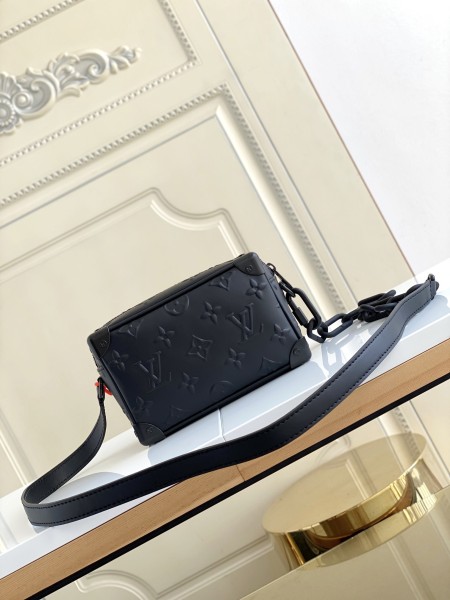  Handbag   Louis Vuitton  M58906  size 18.5 x 13.0 x 8.0  cm 