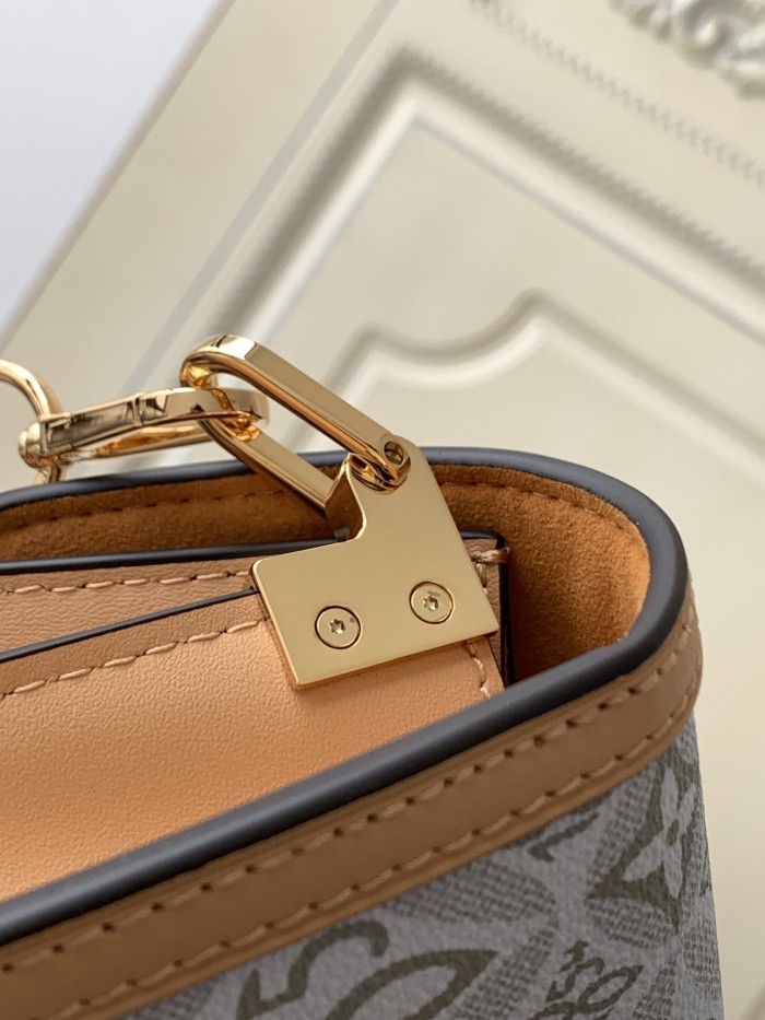 Handbag   Louis Vuitton  M59483   size  25.0 x 17.0 x 10.5  cm