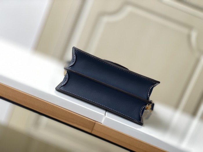 Handbag   Louis Vuitton   M59716   size  20.0 x 15.0 x 9.0  cm