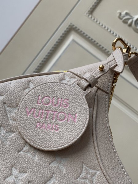  Handbag   Louis Vuitton  M46002  size  22 x 14 x 9  cm