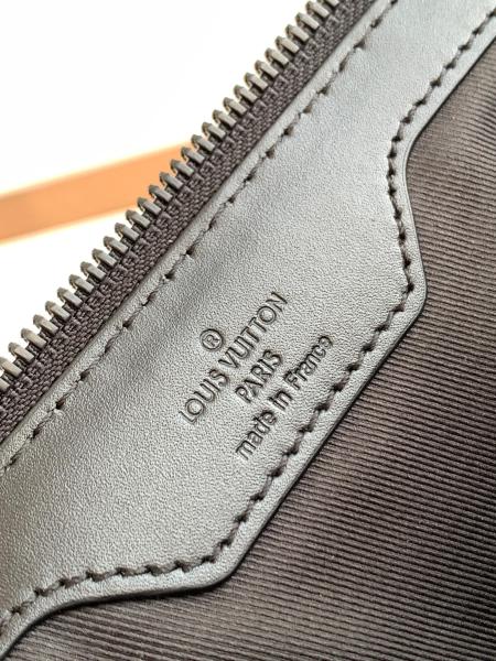  Handbag  Louis Vuitton  M46098  size  26 x 28.5 x 6  cm