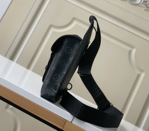  Handbag  Louis Vuitton  M45912   size  13.0 x 18.0 x 3.5  cm