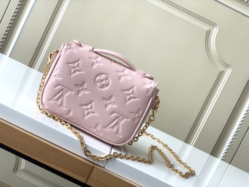  Handbag  Louis Vuitton M81390  size  14 x 11 x 3.5 cm