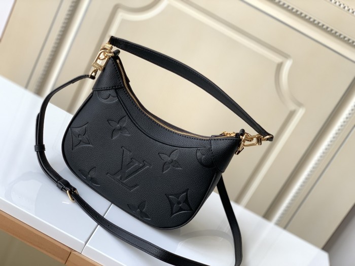   Handbag  Louis Vuitton M46002  size   22 x 14 x 9   cm