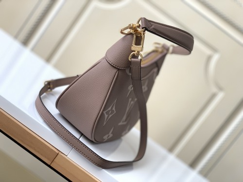  Handbag   Louis Vuitton  M46002  size  22 x 14 x 9  cm