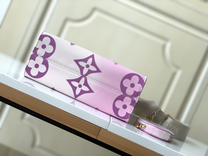 Handbag  Louis Vuitton  M59856  size  25 x 19 x 11.5  cm