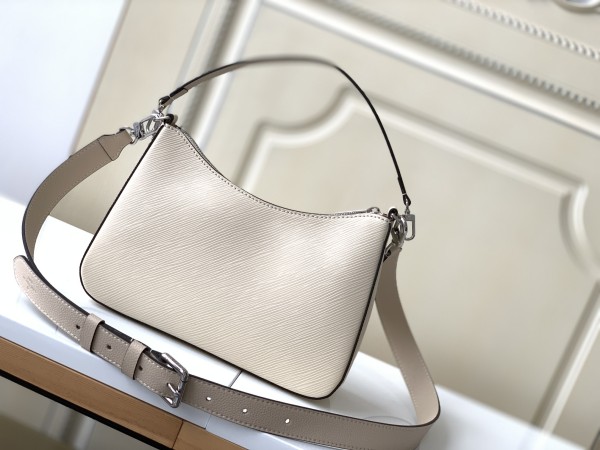  Handbag    Louis Vuitton  M80688   size   25x15x8  cm