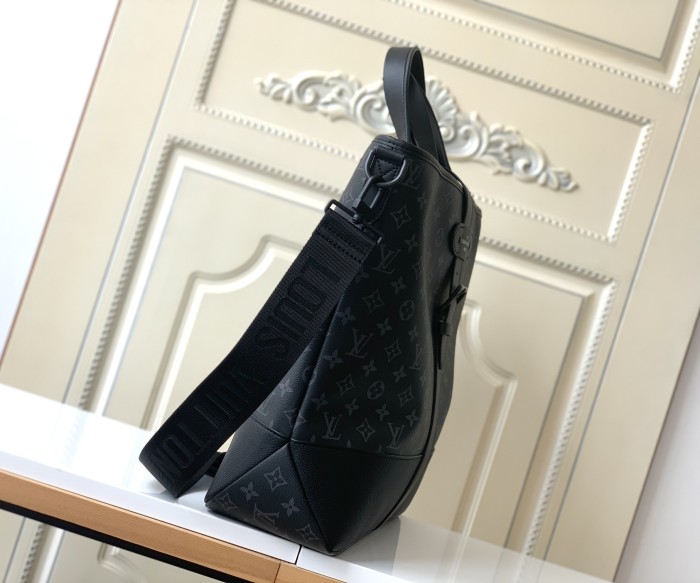 Handbag   Louis Vuitton  M45914  size  38 x 37 x 13  cm