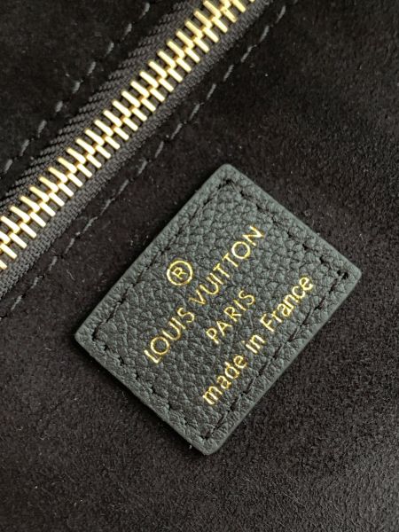  Handbag  Louis Vuitton  M46103  size  31 x 28 x 14  cm  