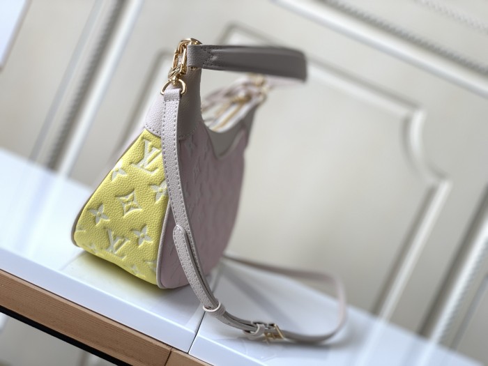  Handbag   Louis Vuitton  M46002  size  22 x 14 x 9  cm