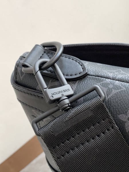 Handbag  Louis Vuitton  M45911  size  36 x 23 x 11  cm