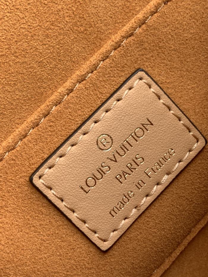   Handbag  Louis Vuitton  M59480  size  20 x 15 x 9  cm