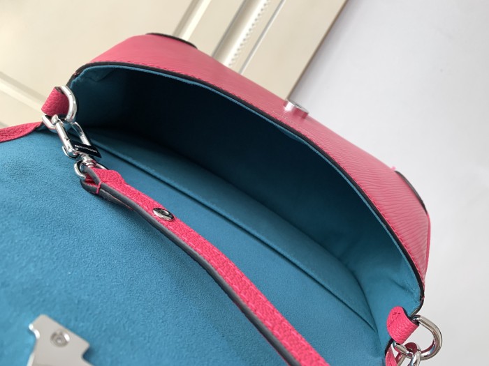 Handbag   Louis Vuitton  59460  size  24.5 x 15.5 x 9 cm