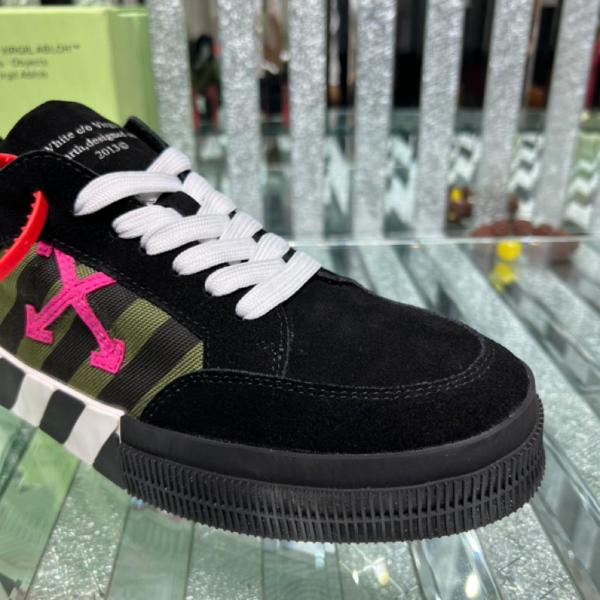 OFF-WHITE Vulc Low Diag Print Black Fuchsia