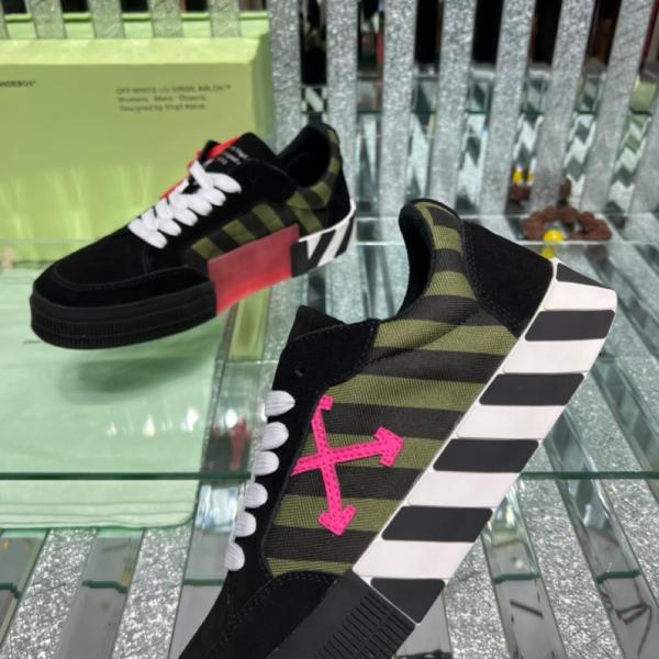 OFF-WHITE Vulc Low Diag Print Black Fuchsia